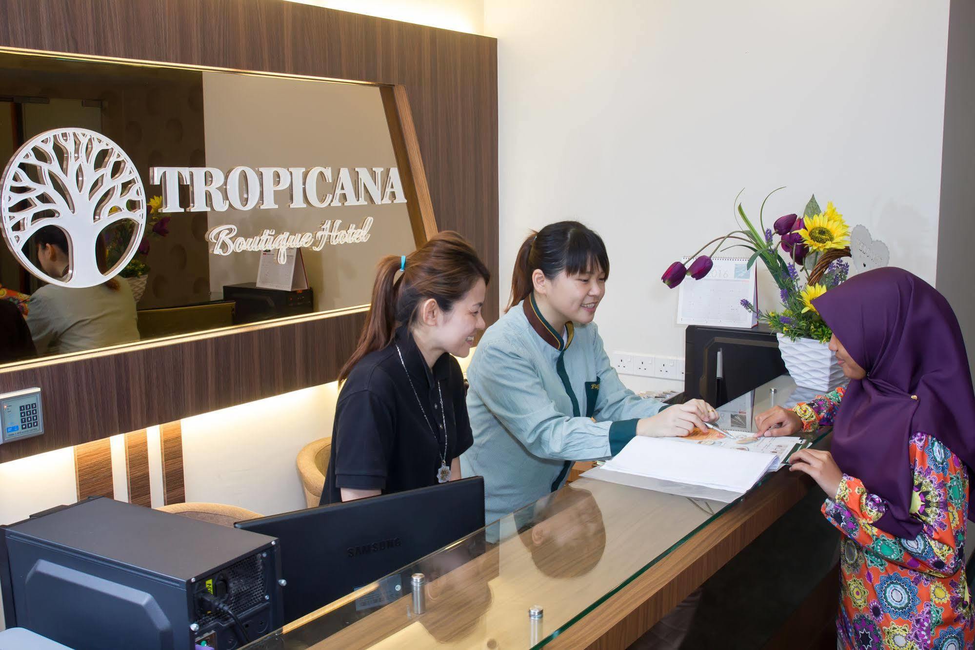 Tropicana Homestay Muar Exterior foto